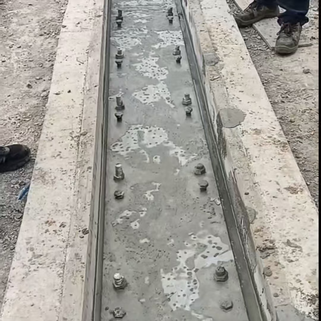 通化港口码头起重机龙门吊重型机械设备稳固用早强快凝轨道胶泥